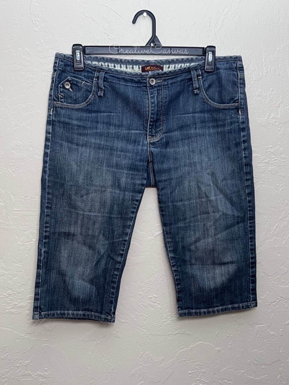 Lee Lower On The Waist Blue Denim Distressed Capris Size 14M